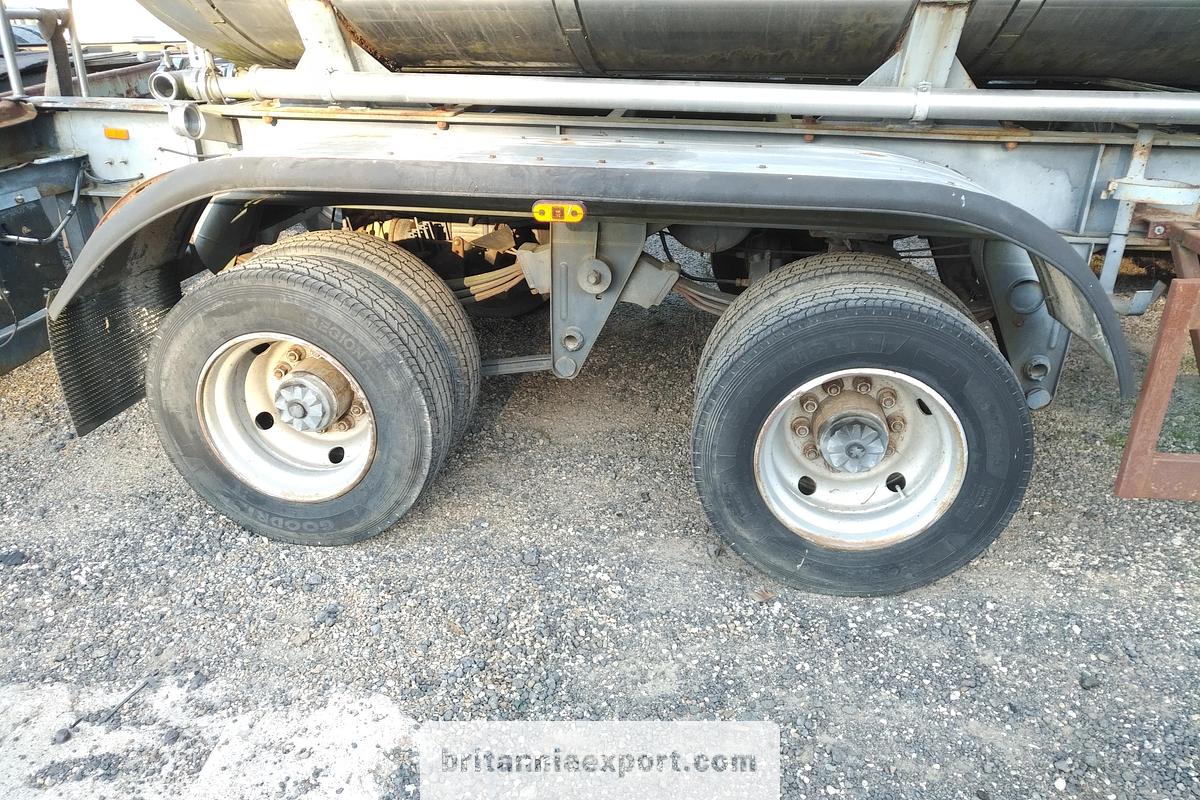 Used 1997 FRUEHAUF D-489 Three-Axle Stainless Steel Food Tanker Semi-Trailer