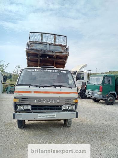 Used 1989 TOYOTA Dyna 300 14B 7.5 ton 3 way tipper