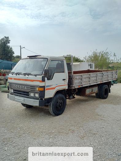 Used 1989 TOYOTA Dyna 300 14B 7.5 ton 3 way tipper