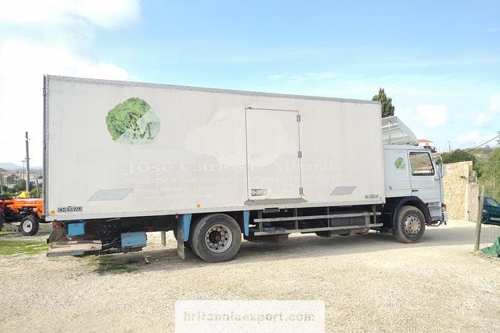 Used 1994 SCANIA P 93M 280 19 ton isothermic box lorry.