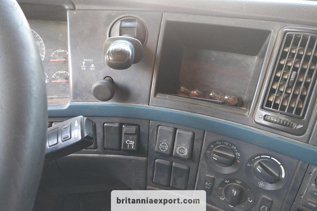 Used 2006 VOLVO FH 400 Euro 3 Manual Retarder Hydraulic Kit 4x2 Tractor Unit