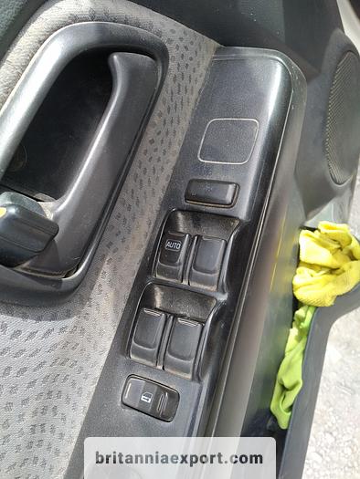 Used 2008 ISUZU D-Max 2.5 diesel double cabin 4X2 pickup truck.