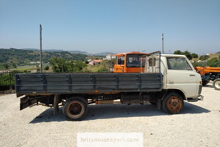 Used 1984 TOYOTA Dyna BU30 3.0 diesel 6 tyres 5.5 ton truck.