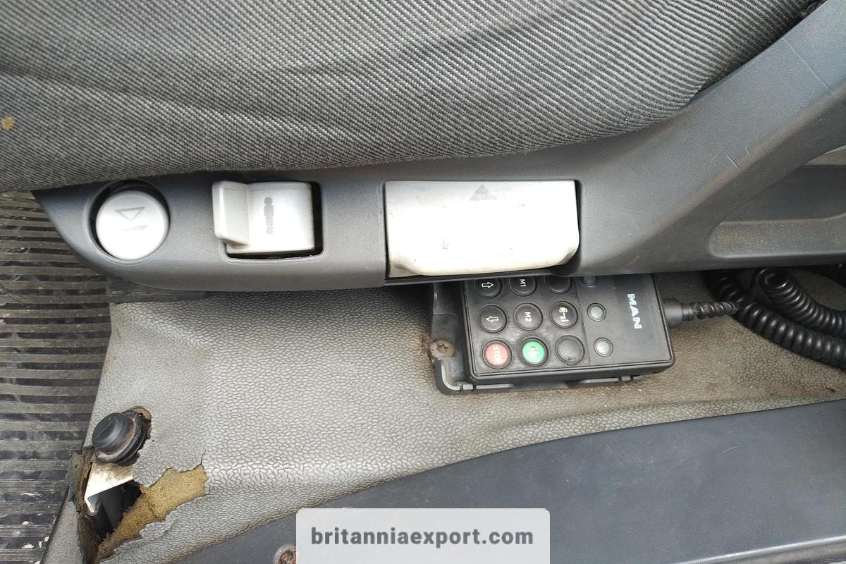 Used 2002 MAN TGA 26.360 | 6x2 | Curtainsider Truck |  with Tail Lift