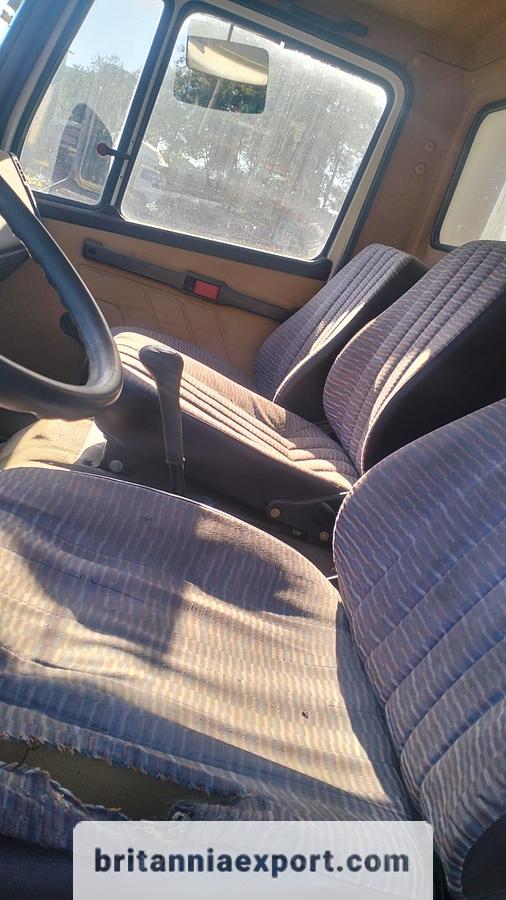 Used 1990 MERCEDES-BENZ 809 | On Springs | Manual Pump | 7.5 Ton Box Lorry