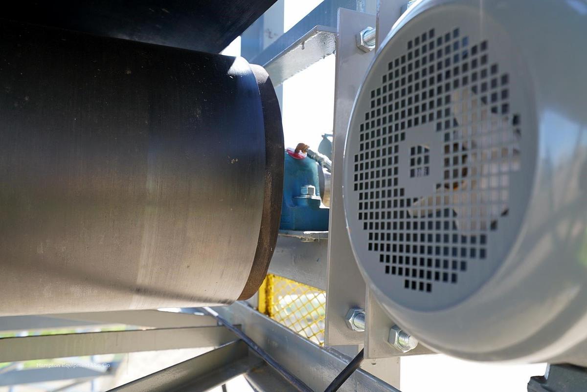 2025 EARTHWORM CONVEYORS 30X80