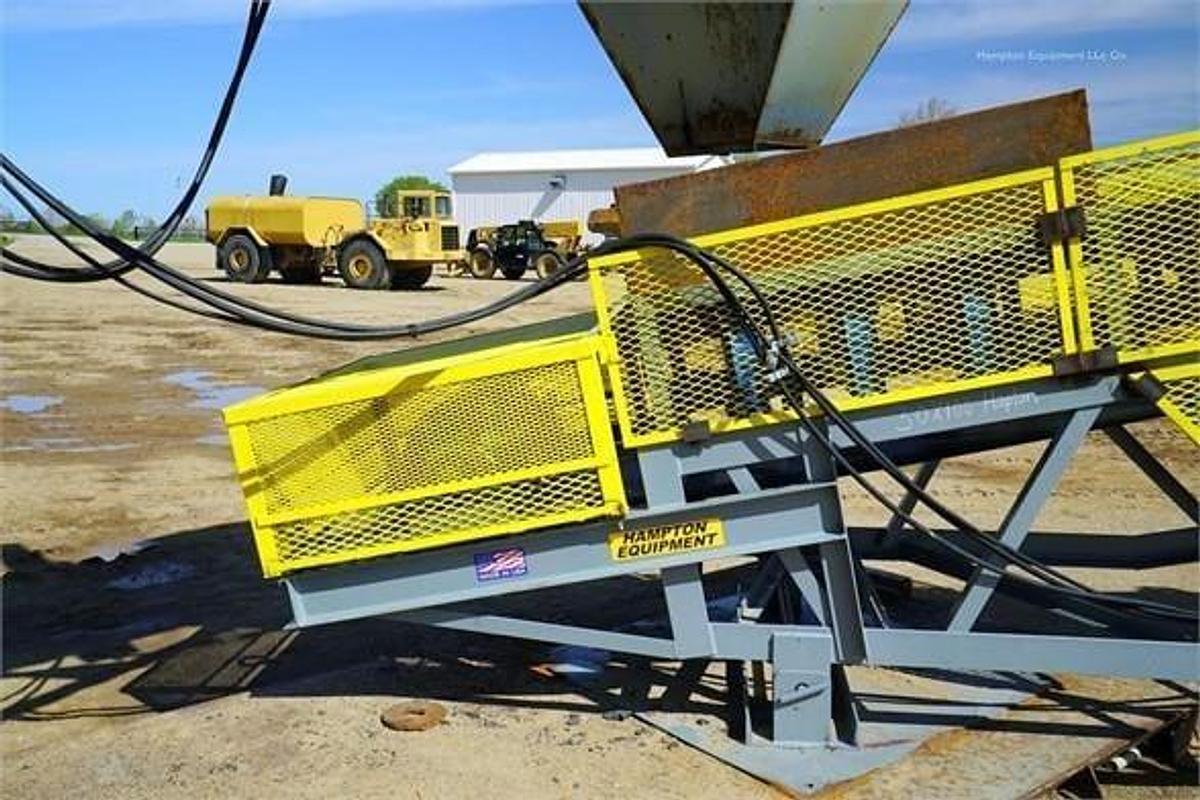 2025 EARTHWORM CONVEYORS 30X80