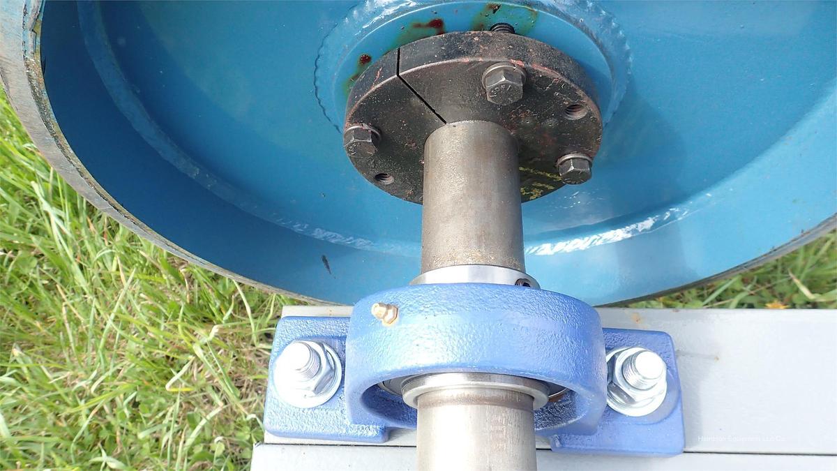 2025 EARTHWORM CONVEYORS 24X20