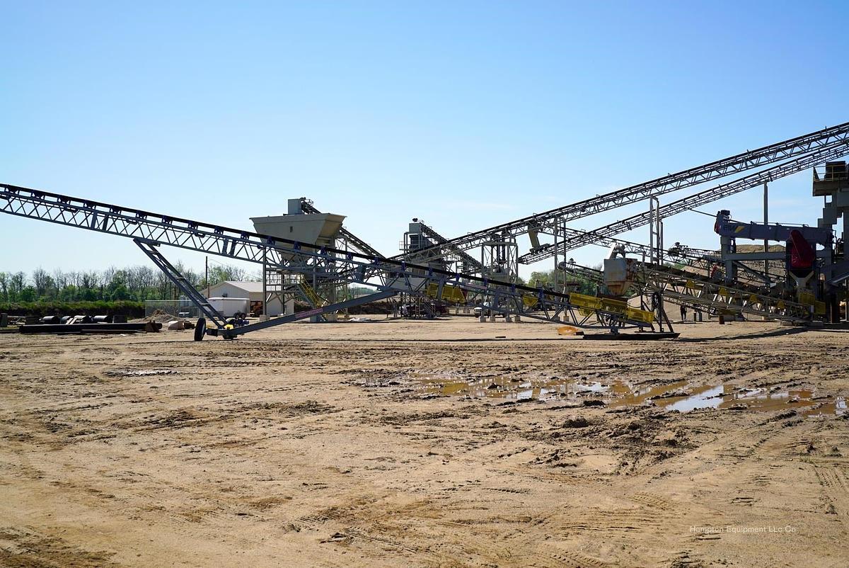 2025 EARTHWORM CONVEYORS 30X80