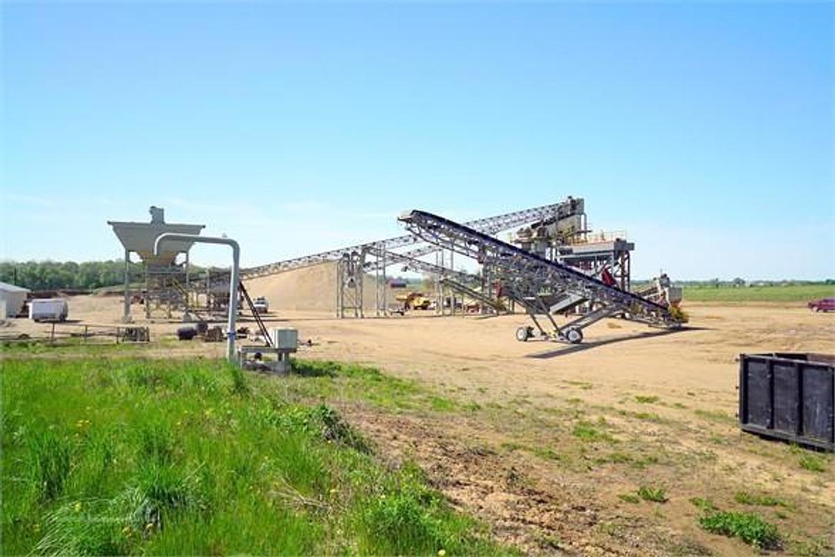 Used 2025 EARTHWORM CONVEYORS 30X80