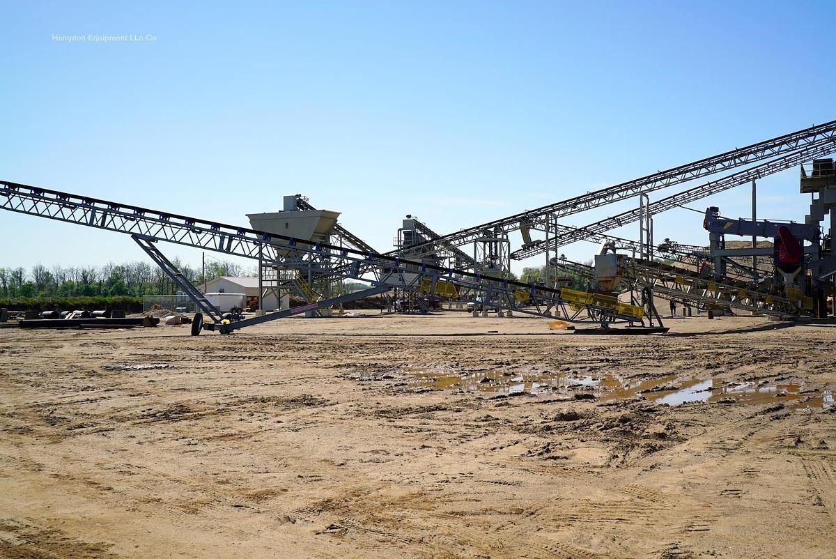 2025 EARTHWORM CONVEYORS 30X100