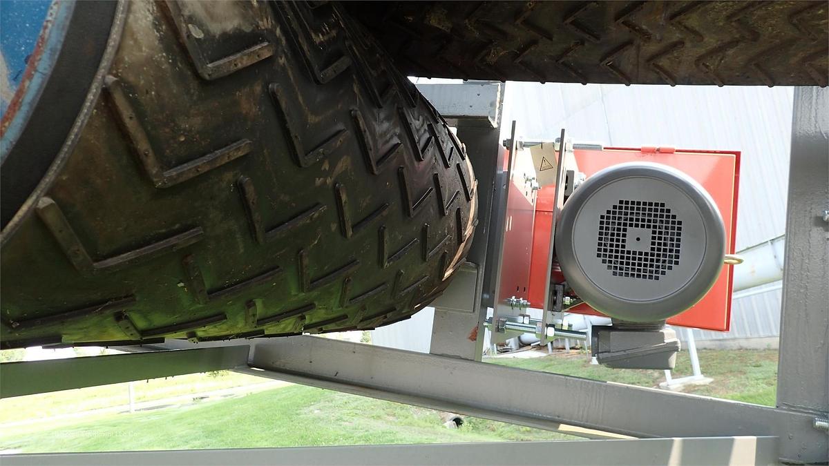 2025 EARTHWORM CONVEYORS 36X100