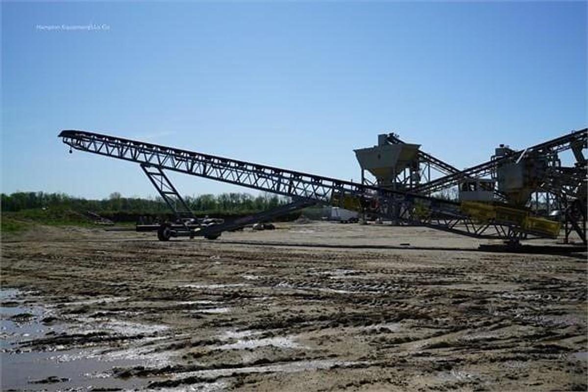 2025 EARTHWORM CONVEYORS 30X80