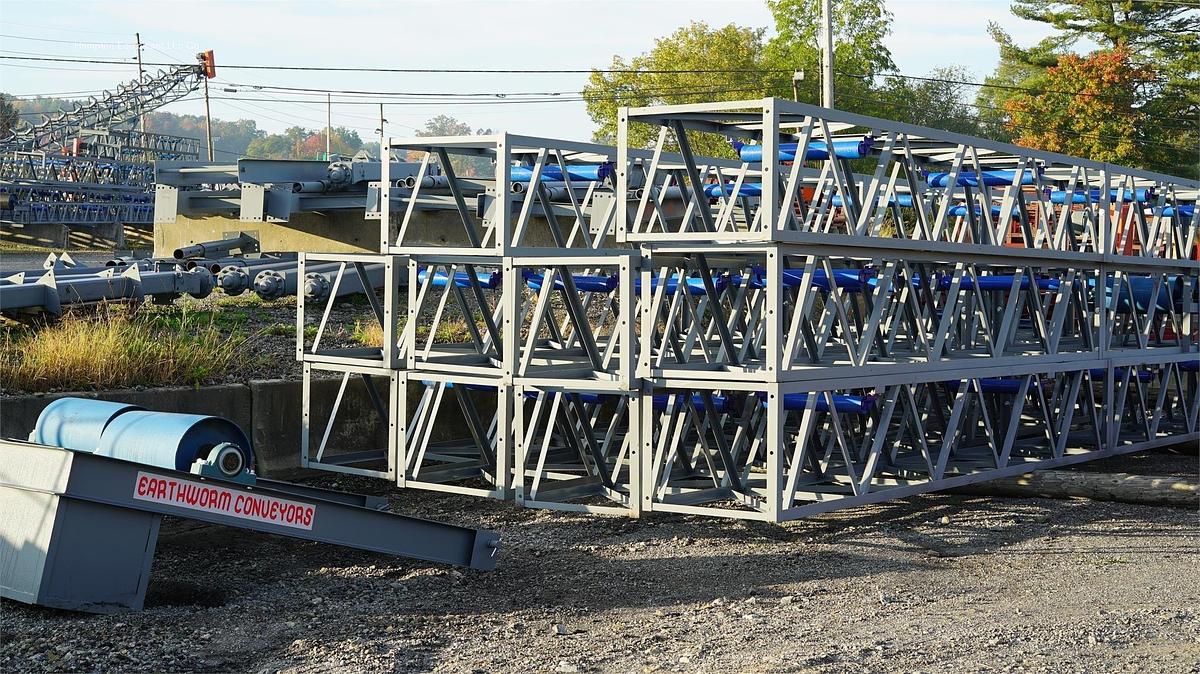 2025 EARTHWORM CONVEYORS 30X1000