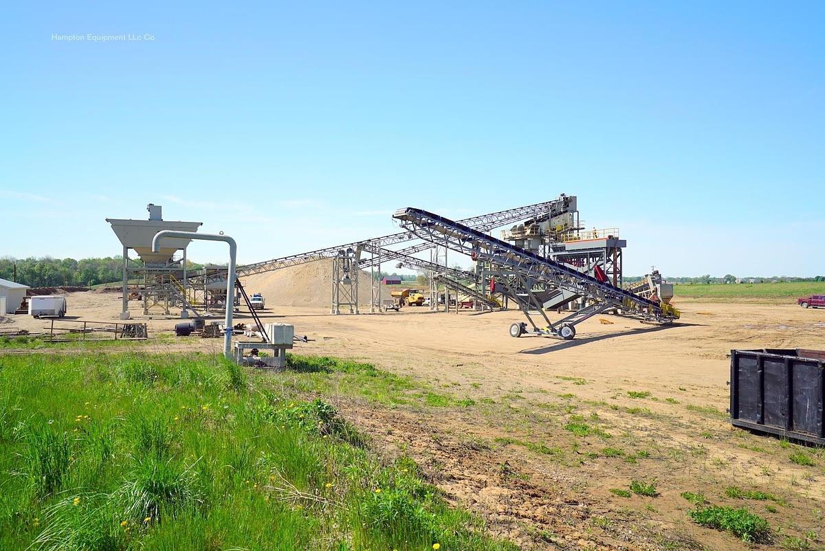 2025 EARTHWORM CONVEYORS 36X110