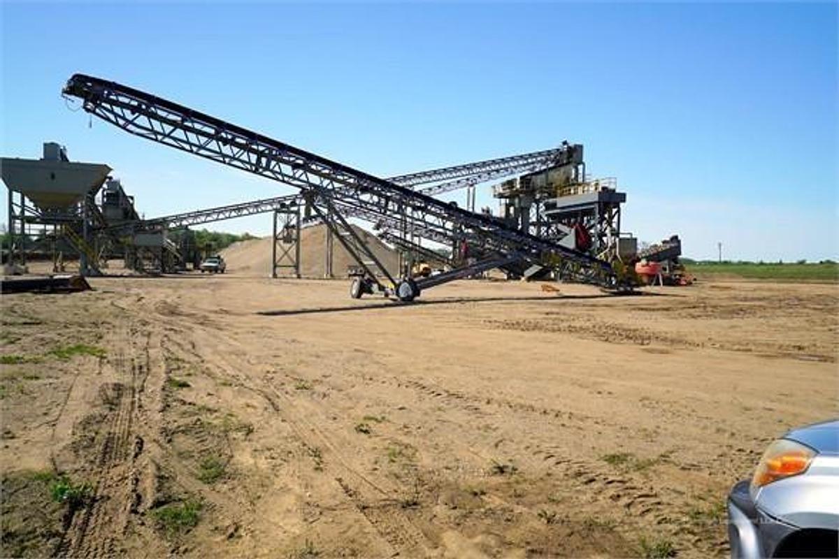 Used 2025 EARTHWORM CONVEYORS 36X100