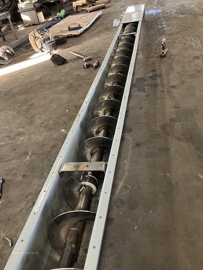 2025 EARTHWORM CONVEYORS 8X20