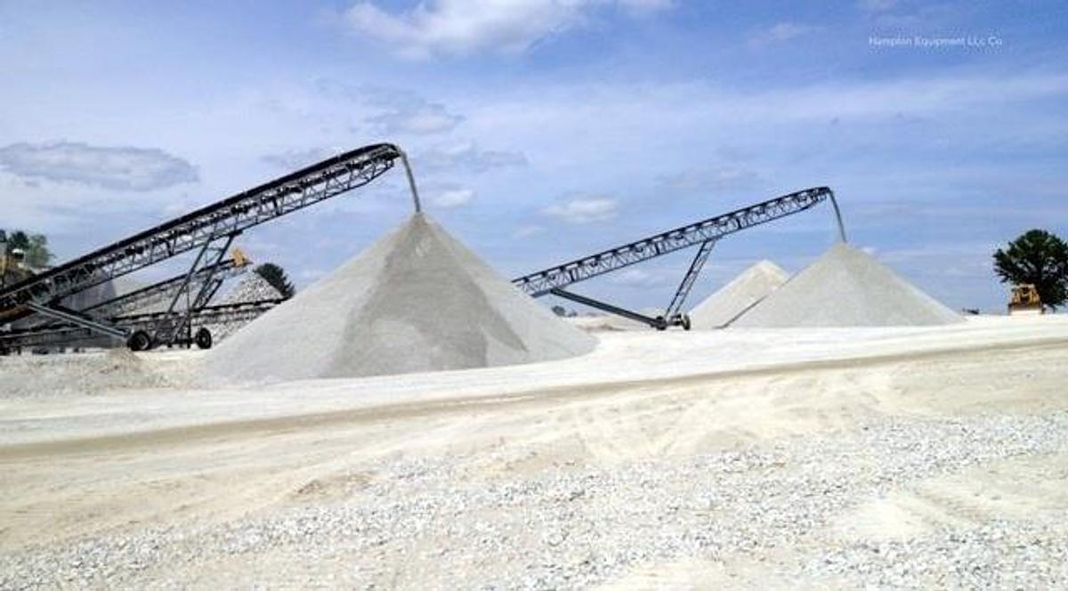 2025 EARTHWORM CONVEYORS 24X100