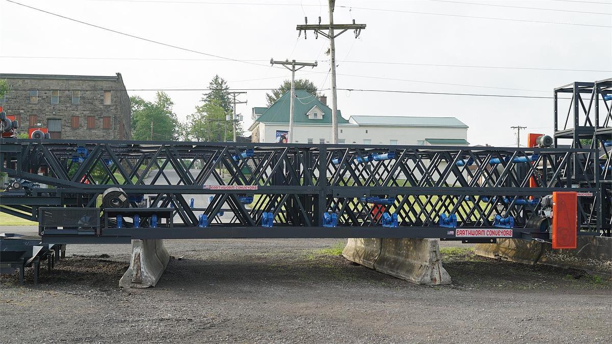2026 EARTHWORM CONVEYORS 30X100