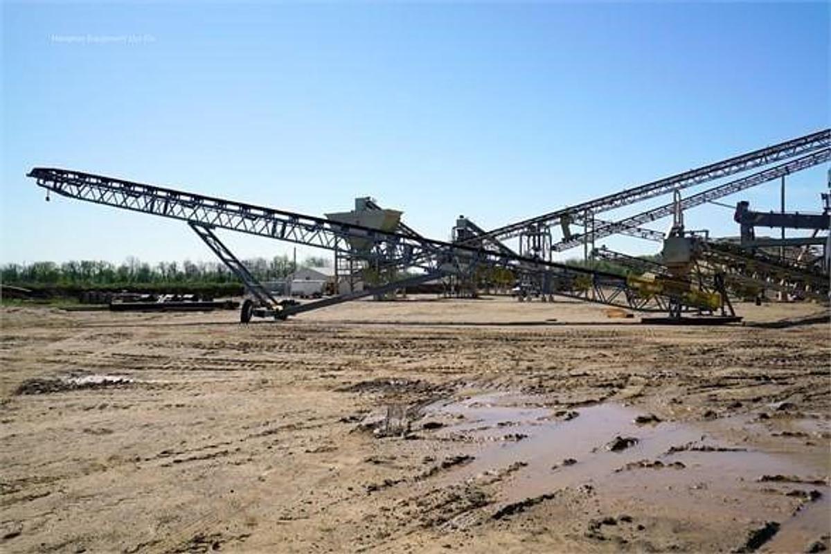 Used 2025 EARTHWORM CONVEYORS 30X80