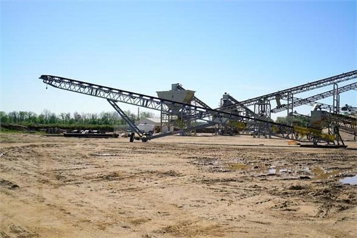 2026 EARTHWORM CONVEYORS 30X100