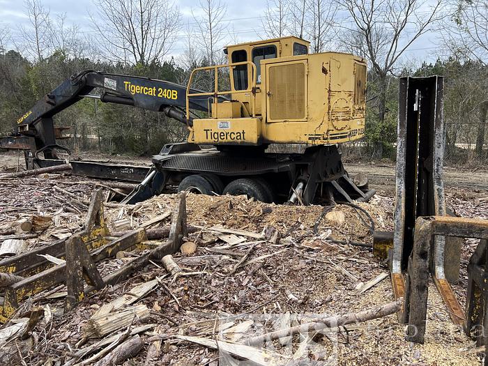 Used Tigercat 240B Log Loader w/ Slasher Saw