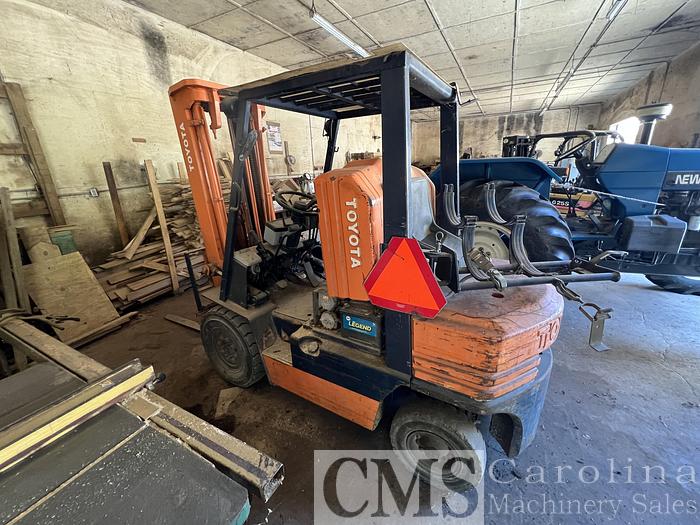 Used Baker Pallet Mill Resaws, Dedusters, Notcher, Chop Line, Forklifts