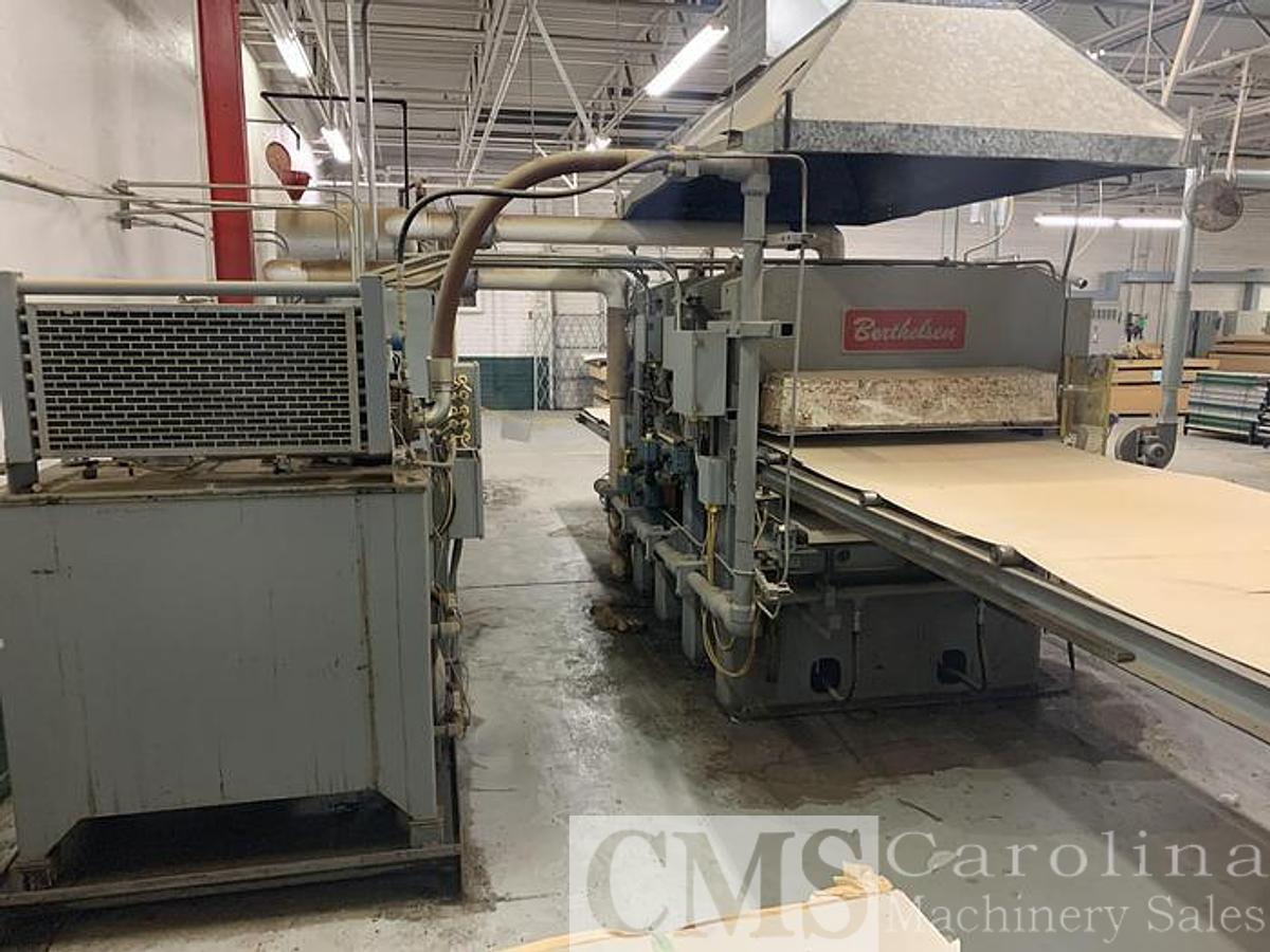 Used BERTHELSEN 5' x 10' 2-PLY HOT SHUTTLE PRESS