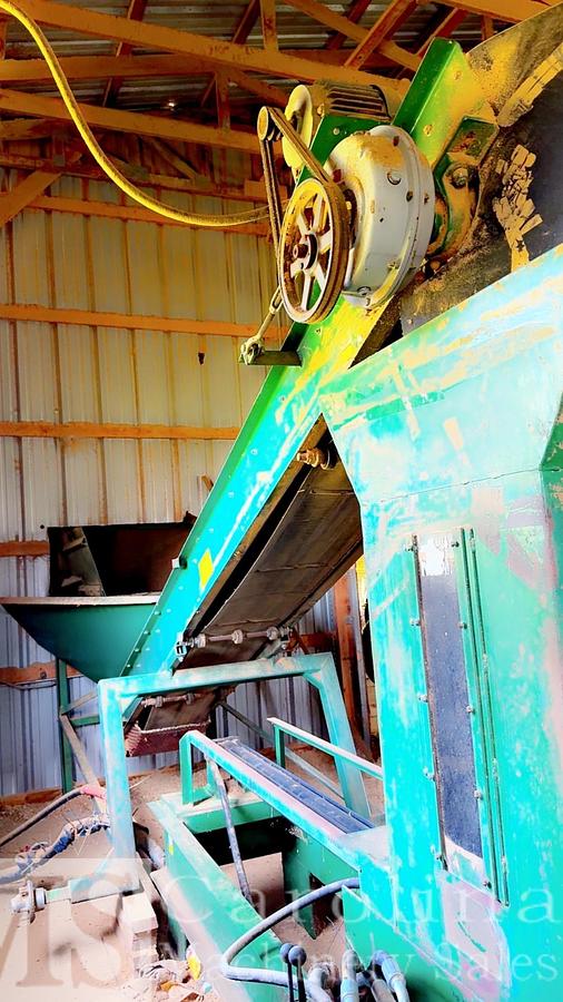 Used Real Tuff Shaving Baler with Bin