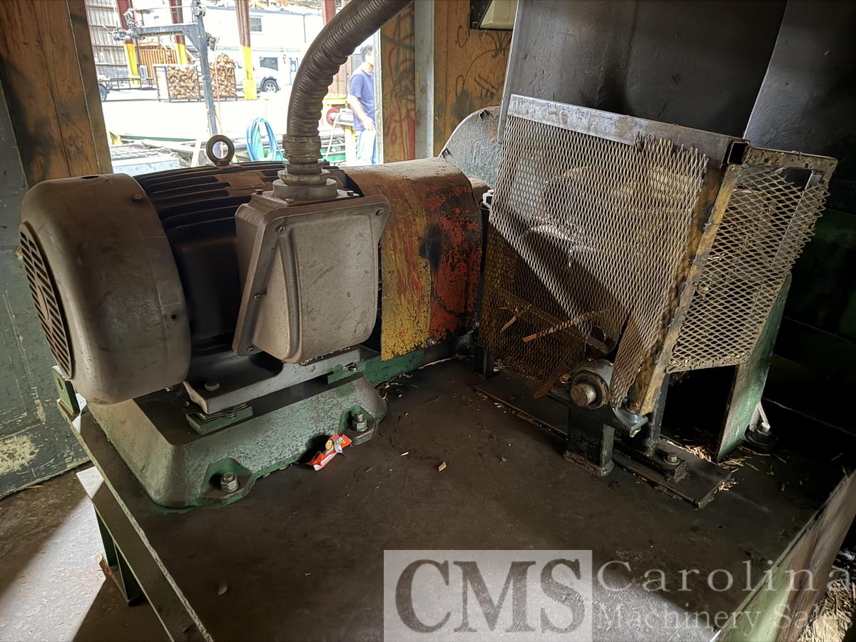 Used Globe Horizontal Re-Chip Hog