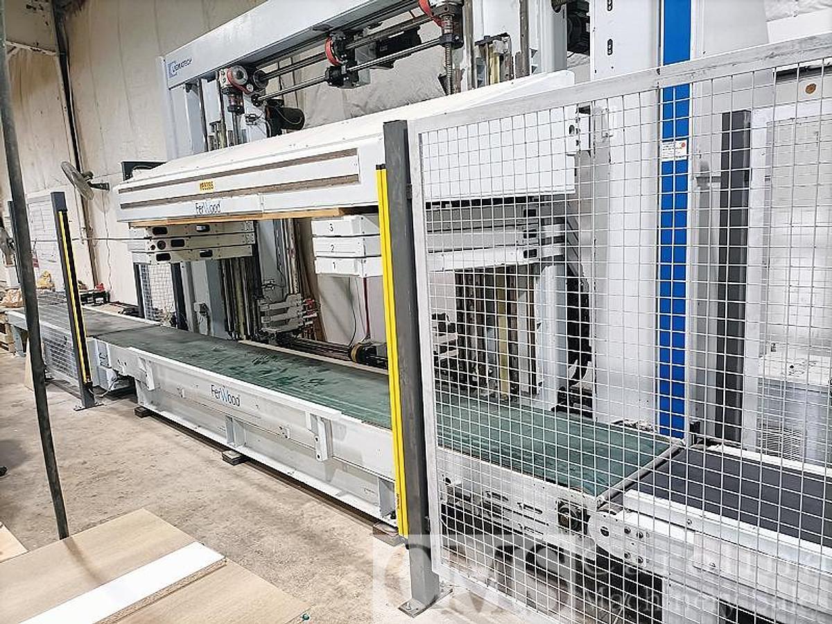 Used Homag / Ligmatech MDE 200 Feed Through Case Clamp