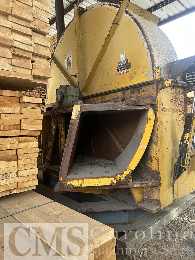 Used Fulghum 112" 10-Knife Chipper