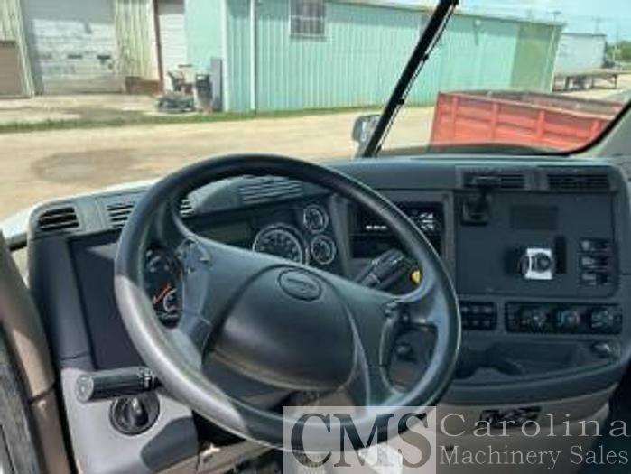 Used Cascadia Day Cab