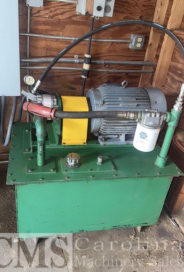 Used Real Tuff Shaving Baler with Bin