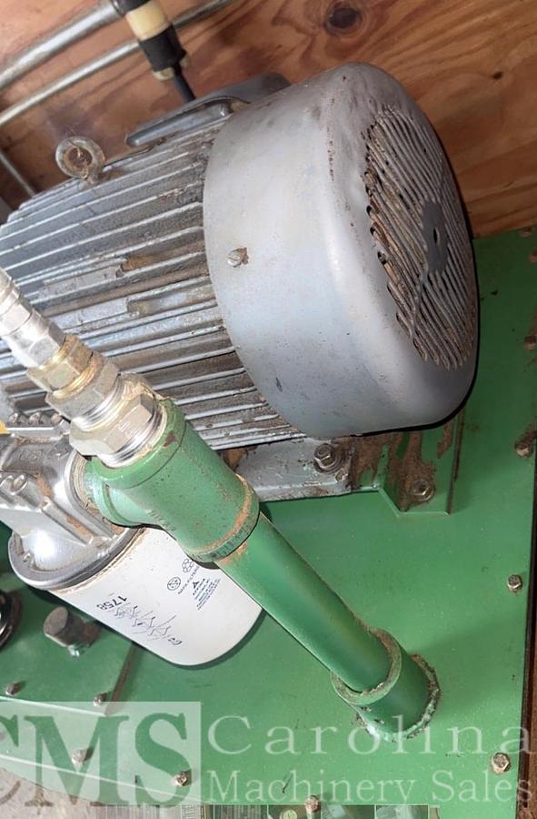 Used Real Tuff Shaving Baler with Bin