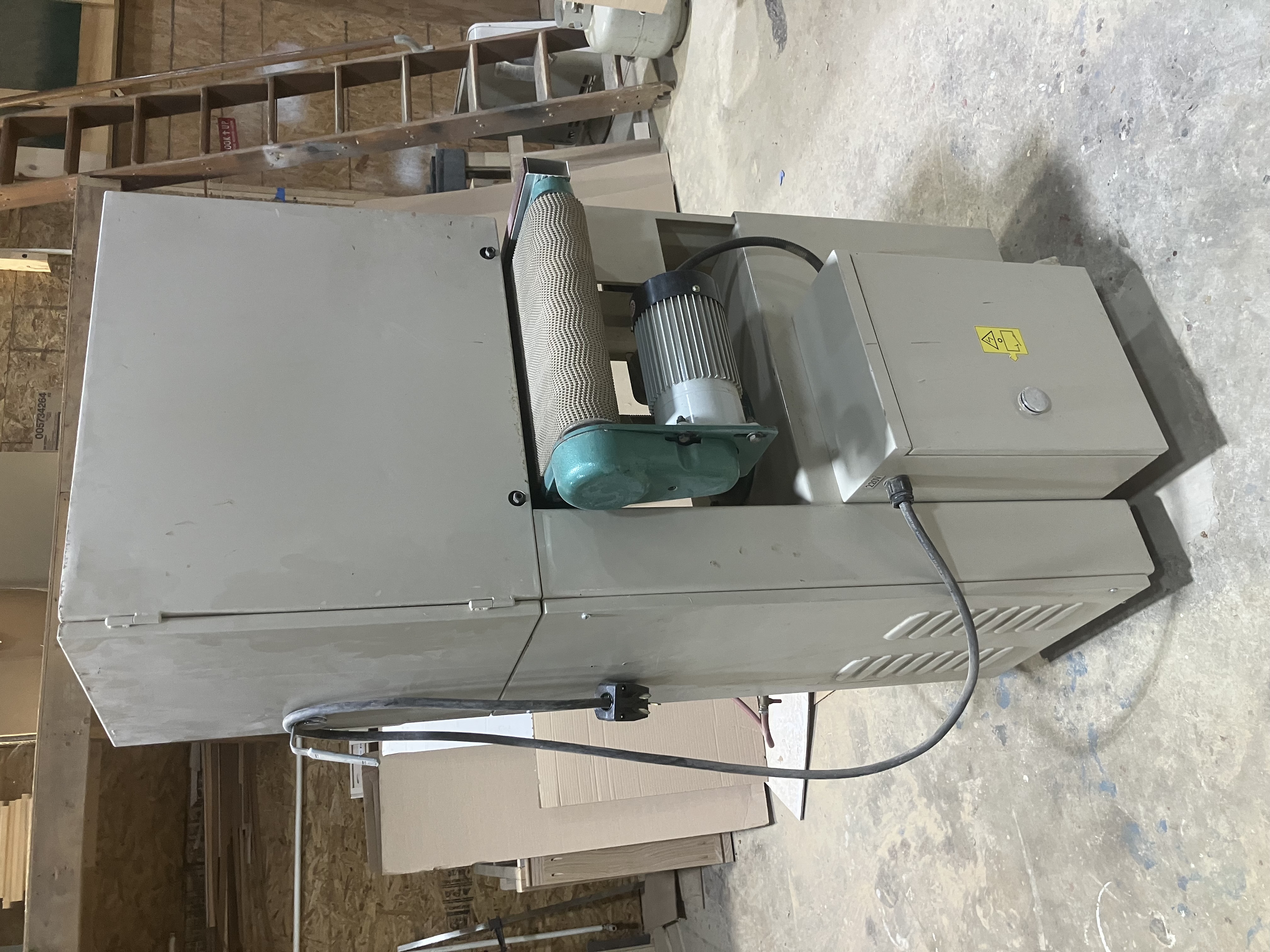 Used 2004 Grizzly  G9983 15" Wide Belt Sander