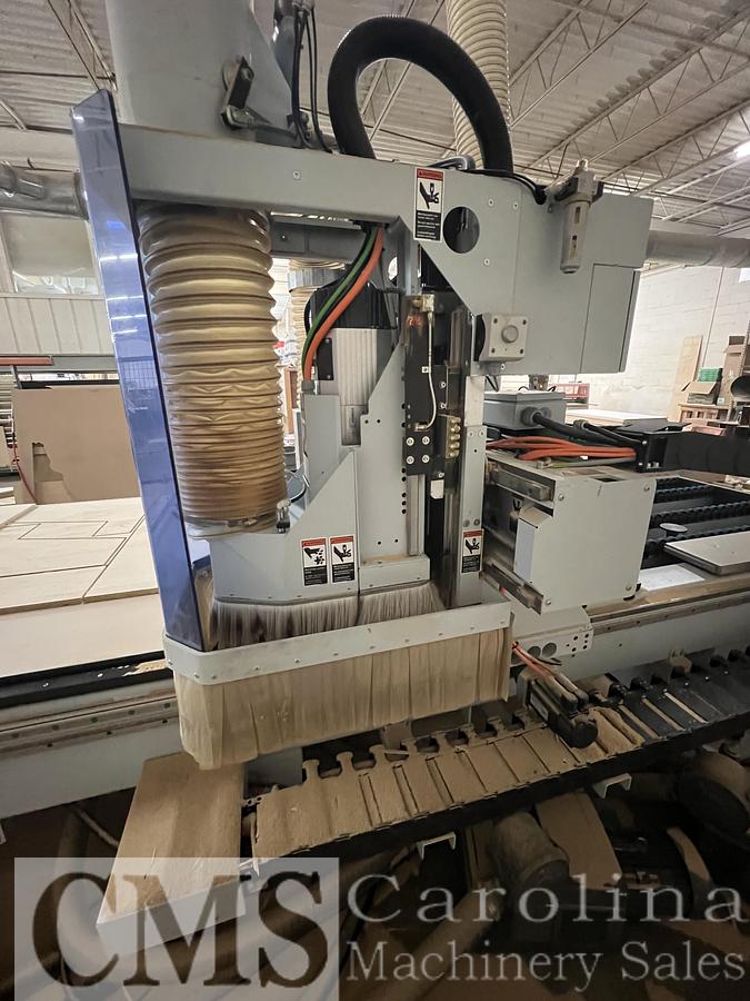 Used 2015 Weeke Vantech 512 CNC Router with Offloading