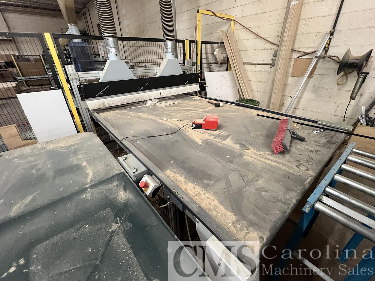 Used 2015 Weeke Vantech 512 CNC Router with Offloading