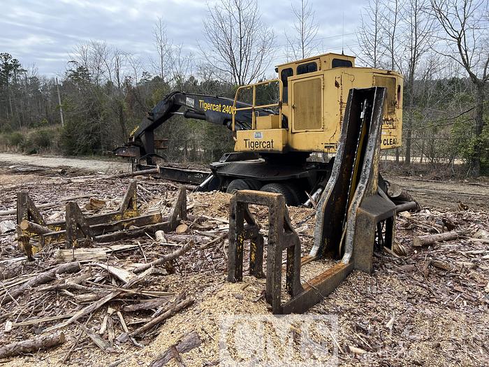 Used Tigercat 240B Log Loader w/ Slasher Saw