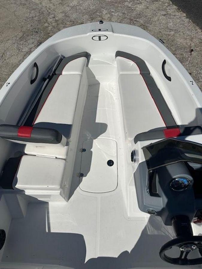 Used 2022 Tahoe® T16