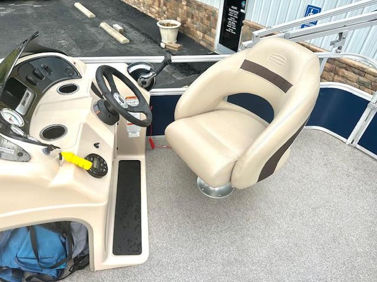 Used 2019 SunTracker Party Barge 18