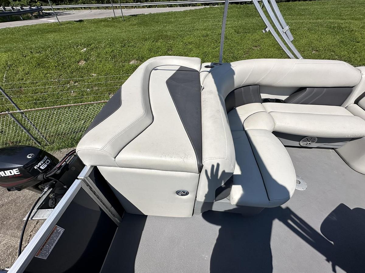Used 2020 Sylvan 820 Cruise