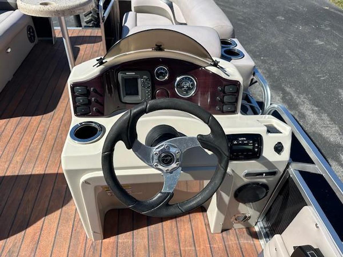 Used 2013 QWEST 820 XRE CR