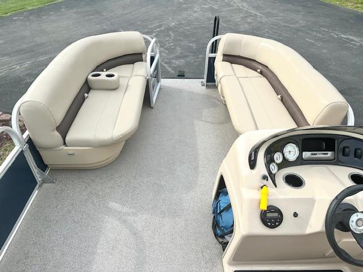 Used 2019 SunTracker Party Barge 18