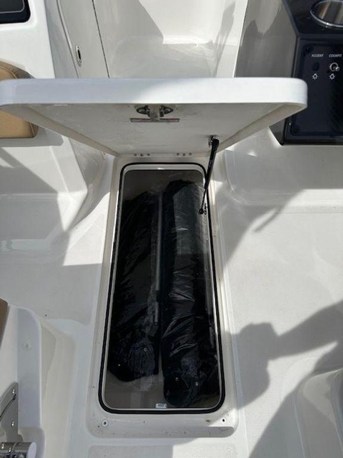 2025 Bayliner VR5 Bowrider