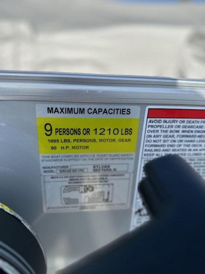 2025 Sylvan 820 Cruise