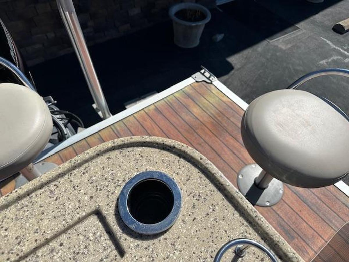 Used 2013 QWEST 820 XRE CR