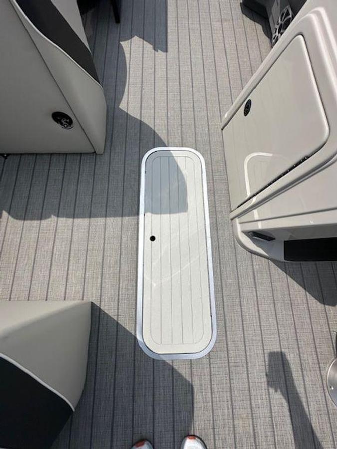 2025 Sylvan X3 DLZ Bar