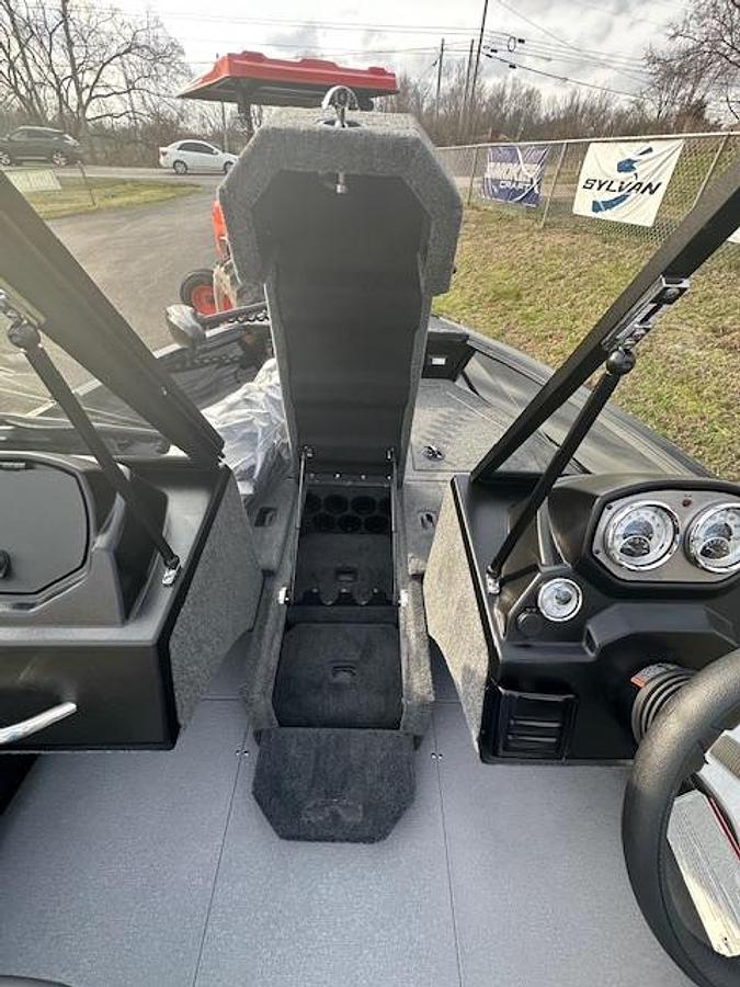 2026 Smoker Craft Excursion 17 DC