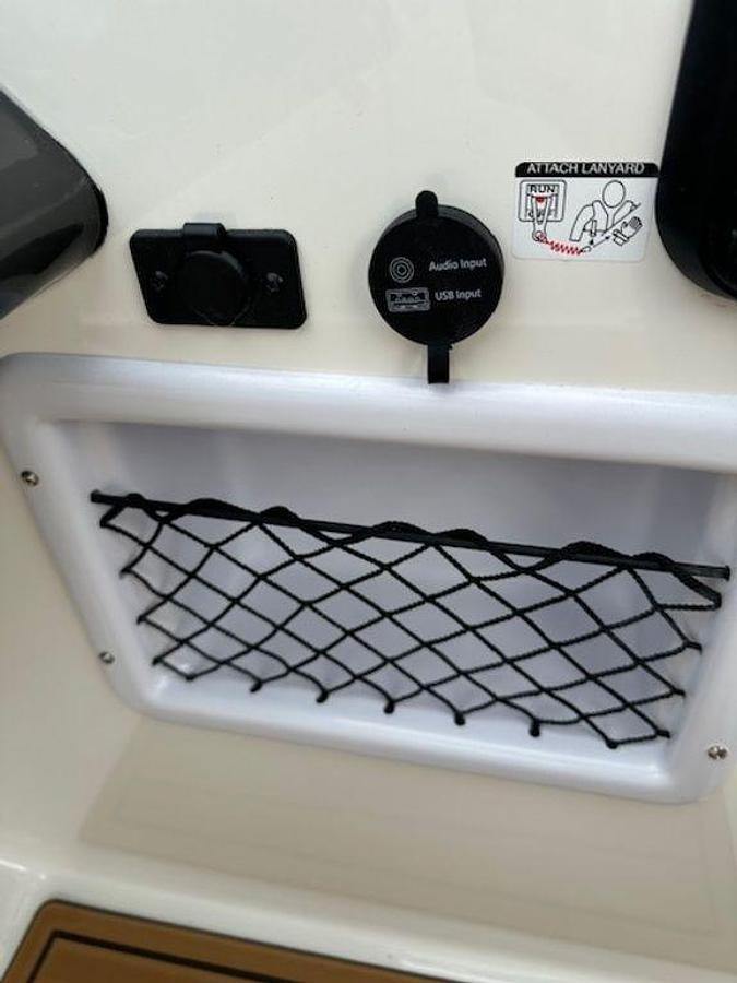 2025 Bayliner VR6 Bowrider - Outboard